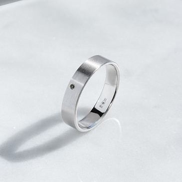 Обручальное кольцо из белого золота с бриллиантом 212-010-394